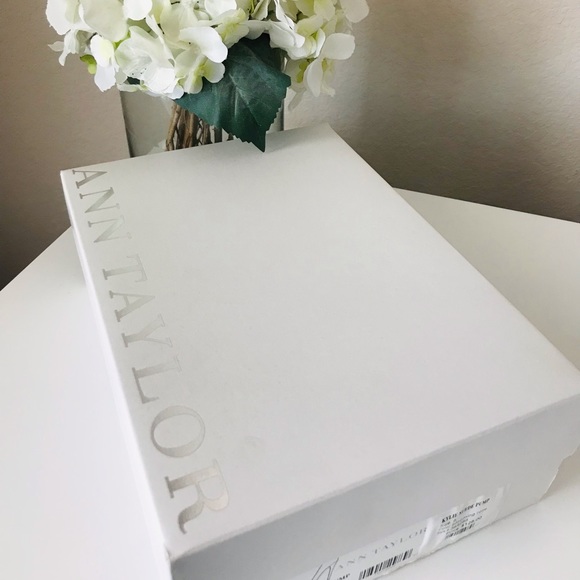 Ann Taylor “Kylie” Suede Pump - Picture 8 of 8